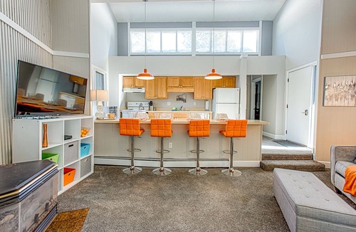 Peak 8 Condo | Gold Camp Gold Pan Condo: On Shuttle Route