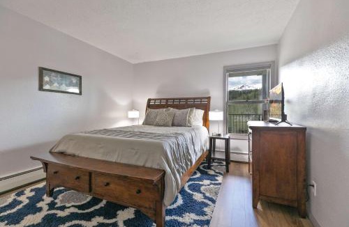 Historic District House | Gold Creek 30W Condo Remodeled On Main St