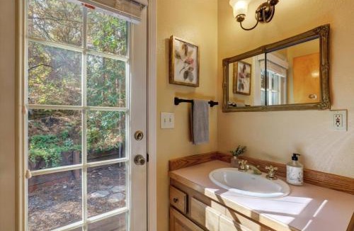 Grass Valley House | Gold rush nook