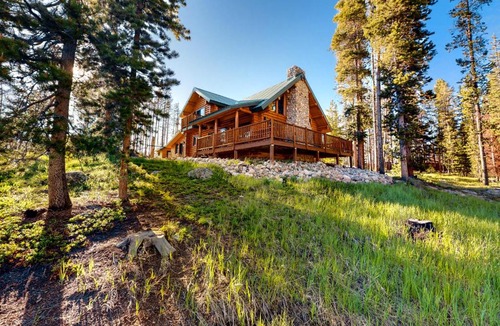 Grand Lake House | Golden Pine Place