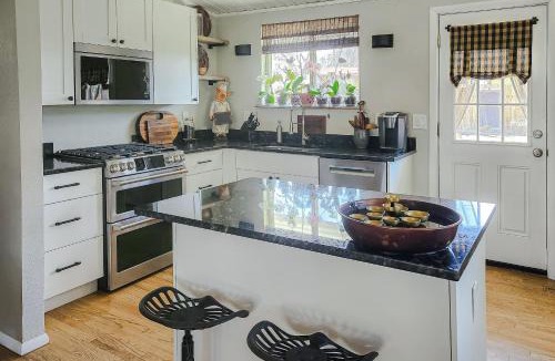 Central Colorado Springs House | Goldfish Glen