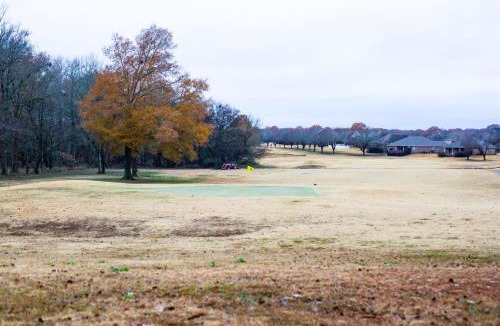 Mayhew House | Golf Course Views, Sunsets & Chill Vibes