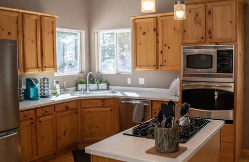 Black Hawk House | Gorgeous 4BD luxury mountain getaway