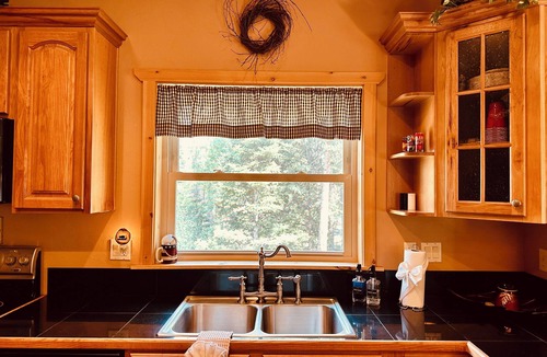 Cimarron Cabin | Gorgeous cabin in Arrowhead - Perfect for an off-season escape!