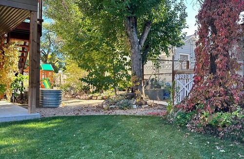 Montrose House | Gorgeous downtown beauty! 2min walk to local restaurant's/Main Street Montrose