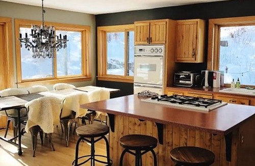 Lyons House | GORGEOUS Estes Park, Allenspark, Lyons CO 4BR Riverfront Home
