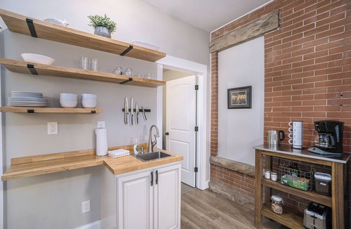 University Park Apartment | Gorgeous Guest Suite. Walk to Old Town & CSU!