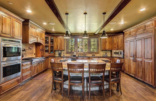 Boulder Ridge House | Gorgeous Home w/Fire Pit, Walk to Ski Lifts!