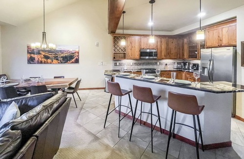 Fraser Condo | Gorgeous luxury top floor condo! Stunning Mountain Views! Private decks! Garage