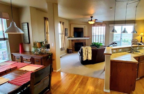 Briargate Villa | Gorgeous Rancher/Mtn Views/AF Academy