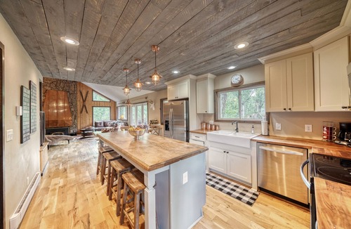 Nathrop Cabin | Gorgeous Rippling Waters! Private Hot Tub- Spectacular Views!