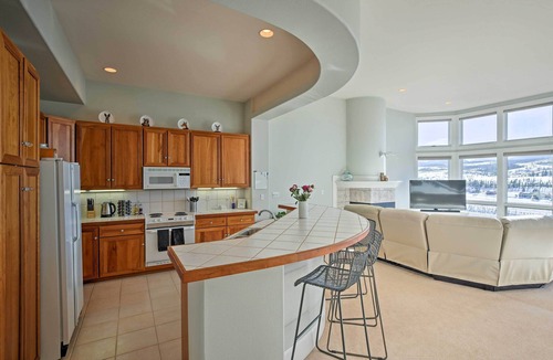 Fraser House | Gorgeous Townhome w/Fraser Valley Mountain Views!