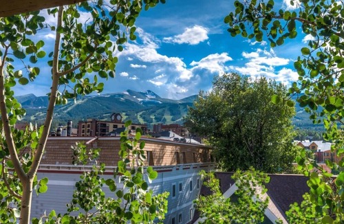 Historic District Condo | Gorgeous View in Town - Walk to Lifts