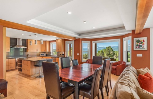 Carbondale House | Gorgeous Views! 4 bedroom, Sleeps 10, contemporary home on 6.8 acres