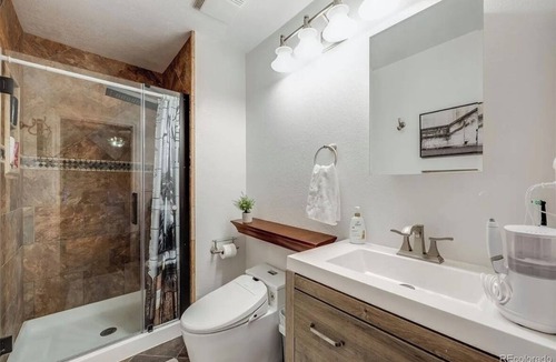 Littleton House | Gorgeously updated 5-bedroom house in Littleton with jacuzzi tub and amenities