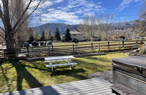 Basalt House | Gourmet Farmhouse views and Comfort in Willits, Co with Hot tub close to skiing
