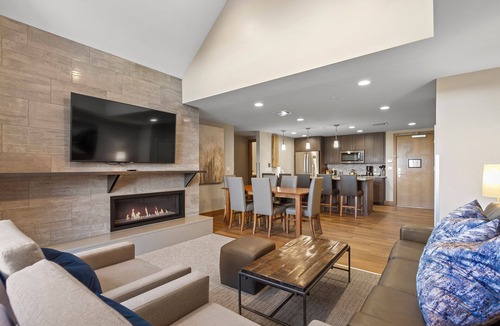 Boulder Ridge Condo | Grand Colorado on Peak 8 2 Bedroom ski-in/out