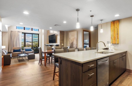 Boulder Ridge Condo | Grand Colorado on Peak 8 2 Bedroom ski-in/out