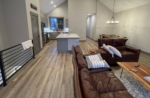 Grand Elk Ranch House | Grand Elk Retreat - HOT TUB - Ski, Golf, Fish