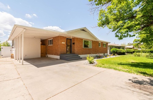 Grand Junction House | Grand Junction House near Colorado Mesa University and St. Mary's Hospital.