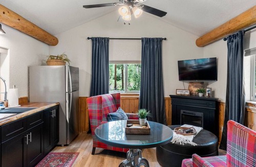 Grand Lake Cabin | Grand Lake Gem | Walk to Lake/Town | Stylish Decor