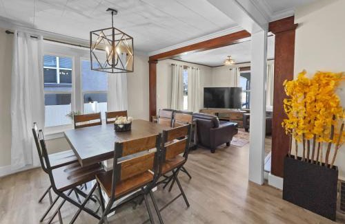 Grand Junction House | Grand Lodge home