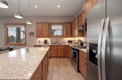 Fraser Condo | Grand Park B202 · Winter Park/Fraser Condo W/Hot Tub & Mountain View