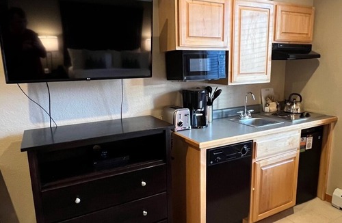Four O'Clock Condo | Grand Timber lodge March 20 and 21 2024
