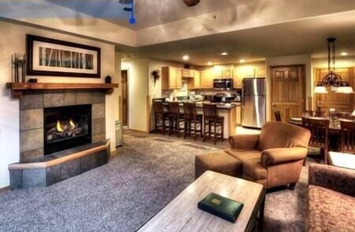 Four O'Clock Resort | Grand Timber Lodge Resort, Fireplace, Ski-In/Out