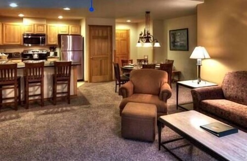 Four O'Clock Resort | Grand Timber Lodge Resort, Fireplace, Ski-In/Out