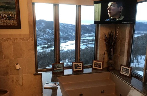 Aspen House | Grandiose home with breathtaking views of ski resorts and surrounding mountains.