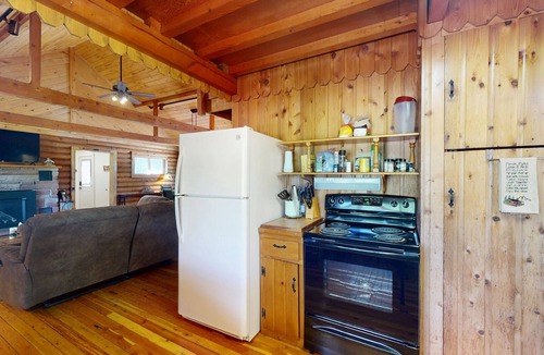 Gunnison Cabin | Grandpa`s Cabin on the River