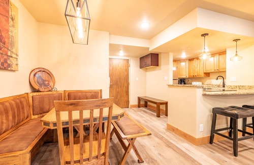 Copper Mountain Village Condo | Great condo just steps from American Eagle and Flyer lifts. 2 master bedrooms