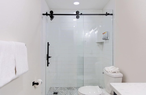 Steamboat Springs Hotel | Great Deal! Serene Unit, Near Ski Lifts, Free Shuttle Service, Hot Tub, Jacuzzi, Hiking, Ice Skating