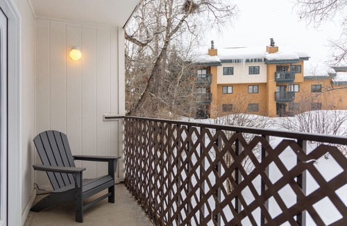 Steamboat Springs Hotel | Great Deal! Serene Unit, Near Ski Lifts, Free Shuttle Service, Hot Tub, Jacuzzi, Hiking, Ice Skating