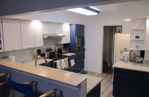 Fitzsimons Apartment | Great location. 2 Bed- 1 bath by Anschutz Medical Campus
