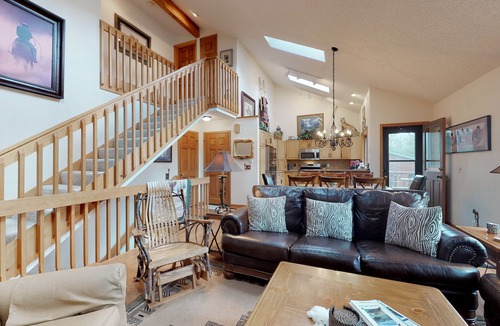 Aspen Brook Ski Chalet | Great location near national park & town with a deck & mountain view