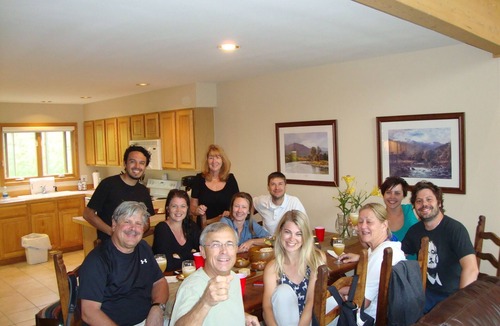 Four O'Clock House | Great Location! Short walks to Ski Lifts, Main St, Pool & Spa, & Activities