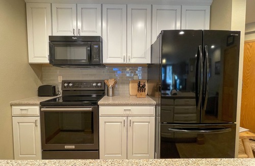 Mountain House Condo | Great Romantic Gateway. Pool. Hot Tub. Lift.