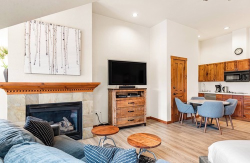 Peak 9 Condo | Great Studio, Excellent Location & Amenities!