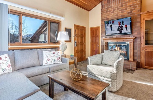 Highland Meadows Condo | Great Value! 2 Story Condo w/Beautiful Views! Fireplace, Grill, Decks, Pool, and Shuttle! #308