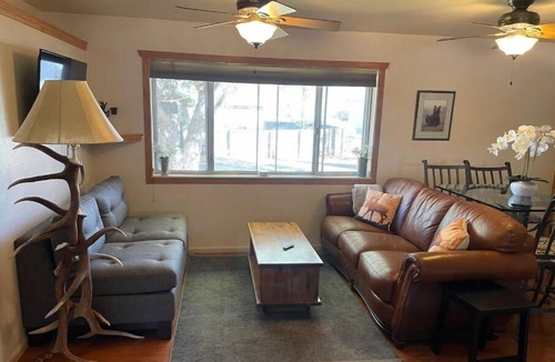 Trimble House | Great Views, peaceful, quiet, dogs welcome