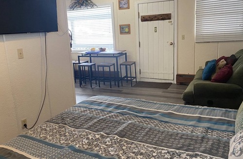 Glenwood Springs Condo | Great views, Vaulted ceiling, Cheerful & Bright