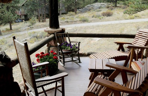 Estes Park House | Great Views-Walk To Town: Family Gatherings, Reunions. Retreats
