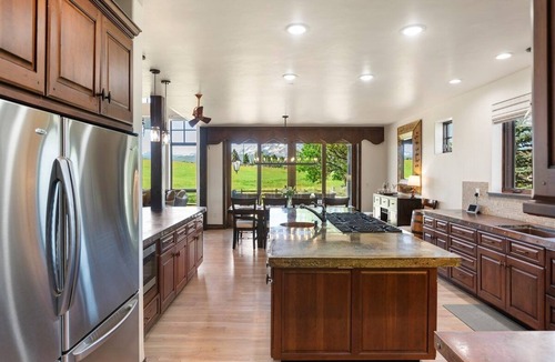 Carbondale House | Green Meadow Vista | Sleeps 16, Hot Tub, A/C
