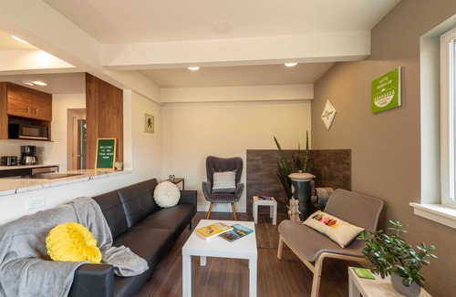 Green Mountain Falls Apartment | Green Mountain Falls Apt w/Mountain View, Hot Tub