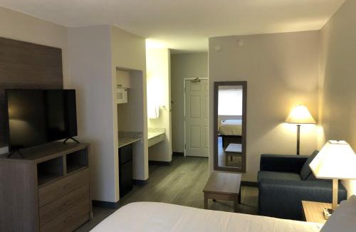 Centennial Hotel | GreenTree Inn Denver Tech Center