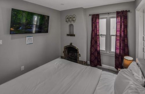 Washington Park West House | groovy apartment in the heart of the city
