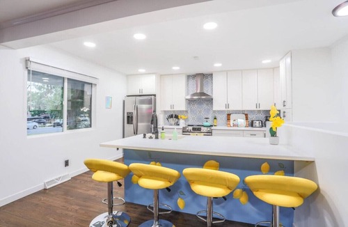 Westminster House | Groovy Getaway | 4 KING Beds | Hot Tub