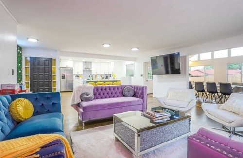 Westminster House | Groovy Getaway | 4 KING Beds | Hot Tub